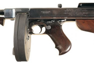 Υποπολυβόλα Thompson 1921 vs Thompson 1928! (βίντεο)